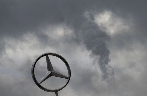 Dunkle Wolken: Mercedes Benz ruft rund 800.000 Fahrzeuge zurück. APA