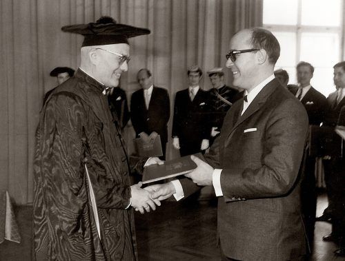 Erster akademischer Grad: Abschluss des Studiums der Rechtswissenschaft an der Universität Innsbruck mit Promotion am 28. August 1970. Pichler