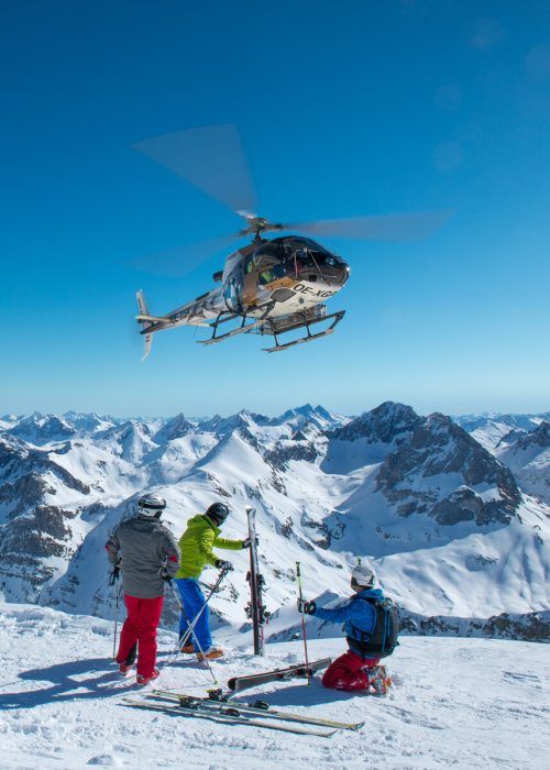 Die umstrittene Praxis wird in Vorarlberg weiter fortgeführt. Damit bleibt Vorarlberg das einzige Bundesland, in dem Heliskiing erlaubt ist. ⇒LECH/ZÜRS TOURISMUS