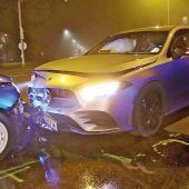 Zwei Verletzte bei Kollision in Hard