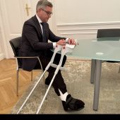 Magnus Brunner stürzte mit E-Scooter in Wien