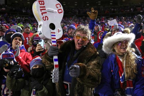 In den Stadien der National-Football-League-Klubs ist Corona kein Thema. Die Fans sind mehrheitlich ohne Masken zu sehen. afp