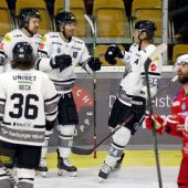 Bulldogs bändigten Rotjacken