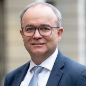 Gernot Längle wechselt auf den Stuhl des Bezirkshauptmannes