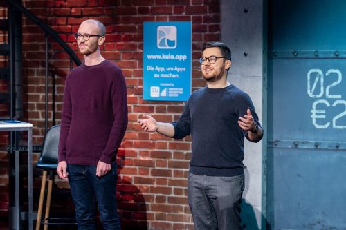 Das Vorarlberger kula-Duo Philip Niedertscheider und Julian Netzer bei 2 Minuten - 2 Millionen.  Puls4/G.Franck