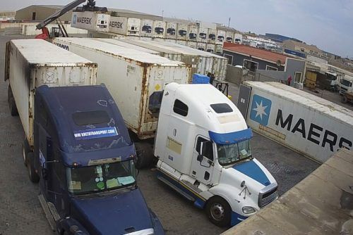 Kühlcontainer-Handling bei NamOps.