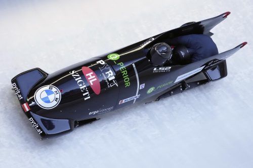 Magdalena Baur wechselte vom Hürdenlauf auf der Laufbahn zur Anschieberin des Bobschlittens im Eiskanal. GEPA