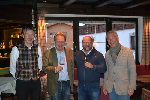 Martin Prodinger (Hotel Sandhof), Willi Balanjuk, Clemens Riedl („trinkfest“) und Tourismus­direktor Hermann Fercher.  bi