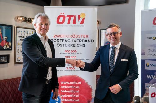 Im Exhibition-Doppel und Herren-50-Bewerb dabei: Martin Ohneberg (l.) und Magnus Brunner.⇒GEPA