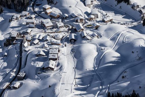 Nach Lech nimmt auch im benachbarten Warth am Arlberg das Infektionsgeschehen zu. VN/Steurer, stp