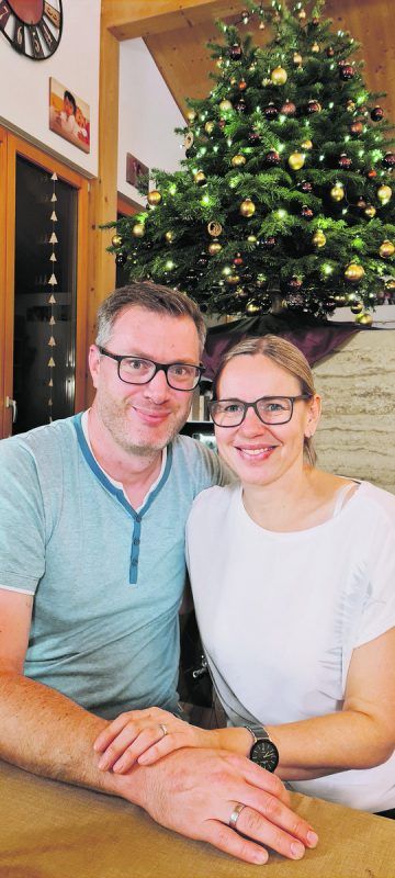 Nina und Hannes erfüllen ihre Aufgabe als Pflegeeltern mit viel Liebe. voki