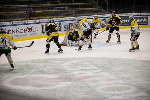 Patrick Kainz und Co. feierten am Samstag bei den Wattens Penguins einen Erfolg im Penaltyschießen. mima