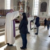 Kirche verliert immer noch viele Gläubige