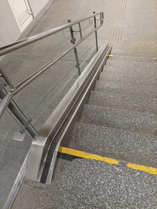 In allen drei Städten des Bezirks bekommen die Bahnhöfe Schieberillen. ÖBB