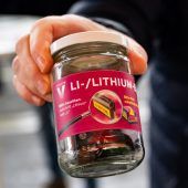 Batterien ab ins Glas