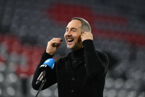 Nach überstandener Corona-Erkrankung hat Adi Hütter auch sportlich wieder allen Grund, sich zu freuen. afp