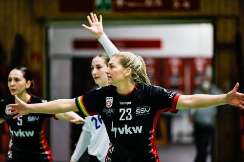 An Julia Marksteiner gab es im Achtelfinale des ÖHB-Cup für die Spielgemeinschaft Wr. Neustadt/Vöslau kein vorbei. Der Aufbauspielerin gelangen alleine zwölf Tore. SSV