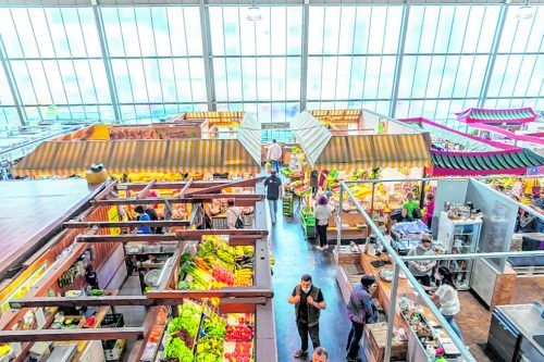 Auch die Kleinmarkthalle ist bei Feinschmeckern sehr beliebt. Shutterstock
