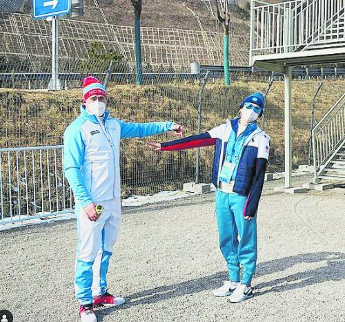 Auf Distanz im Olympiadorf: Mikaela Shiffrin (r.) und Aleksander Aamodt-Kilde. 