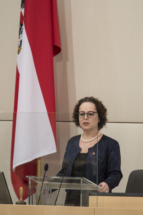 Christine Schwarz-Fuchs führt den Vorsitz im Bundesrat. Parlamentsdirektion