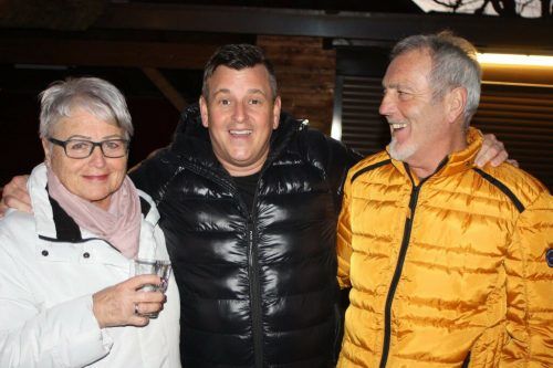 Christine und Elmar Sonderegger mit Volksmusikstar Marc Pircher. VN/TK