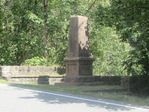 Das Denkmal vor der Sanierung am alten Platz. MEK