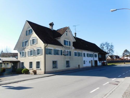 Das Gasthaus Helvetia ist geschlossen und wird wahrscheinlich für Wohnungen abgerissen. 