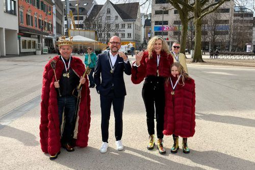 Das Prinzenpaar mit Infantin Pia und dem abgesetzen Bregenzer Bürgermeister.