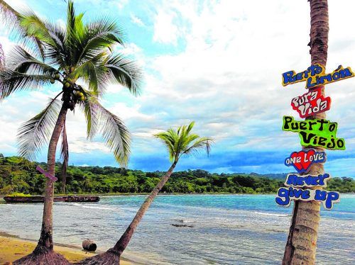 Das Städtchen Puerto Viejo zieht vor allem junge Rucksacktouristen an. Shutterstock