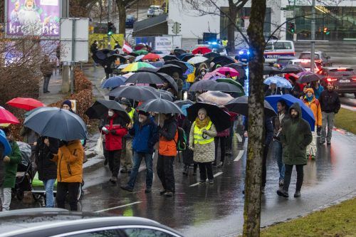 Der Andrang war am Mittwoch zurückhaltend, die Polizeipräsenz groß. VN/Paulitsch