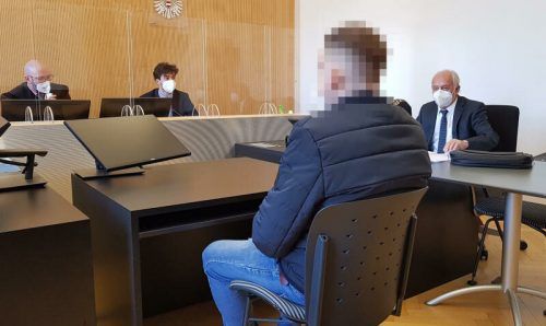 Der Angeklagte wurde wegen Widerstands gegen die Staatsgewalt zu einer Geldstrafe von 1000 Euro verurteilt.  Eckert
