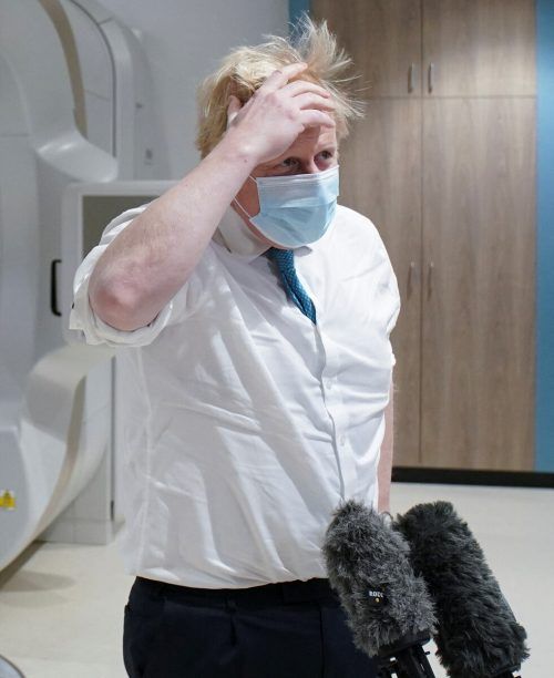 Der britische Premier gerät weiter unter Druck.   Reuters