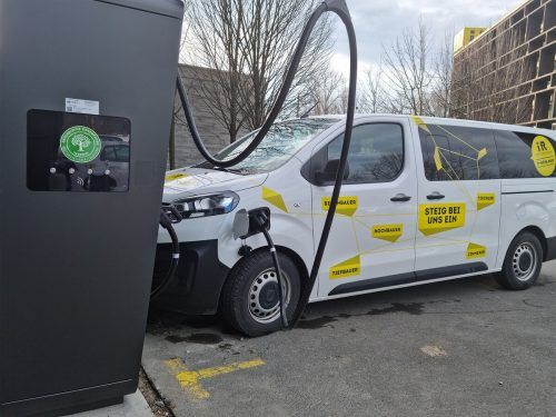 Der E-Ladepark bei der Unternehmenszentrale in Lauterach. i+R