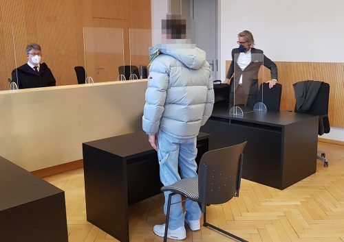 Der junge Angeklagte musste sich wegen Nötigung, Drohung und Anstiftung zur Körperverletzung verantworten.  eckert