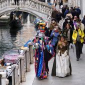 Andrang zum Karneval: Venedig begrüßt wieder Touristen