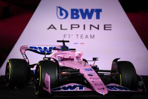 Der neue A522, Formel-1-Bolide des Alpine Teams aus dem Hause Renault, übernahm die rosa Farbe des östereichischen Sponsors. apa