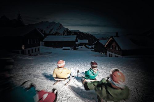 Der Rodelspaß in der Dunkelheit birgt seine gefährlichen Tücken, wie ein Unfall im Montafon zeigte.  symbol/vn