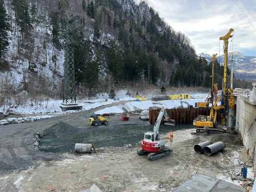 Derzeit werden auf der Baustelle der S16 Fundierungsarbeiten durchgeführt. Andreas Färber