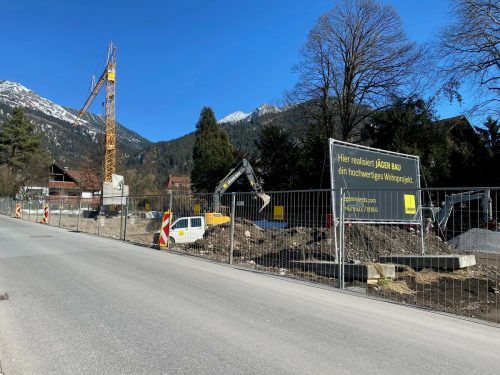 Die Bauarbeiten für die umstrittene Überbauung in der Bludenzer Sankt-Anna-Straße haben im Jänner begonnen. vn/sms