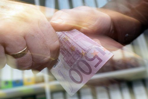 Die Finanzierung von Parteien im Land soll künftig transparent werden. APA