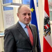 Botschafter spricht von Krieg