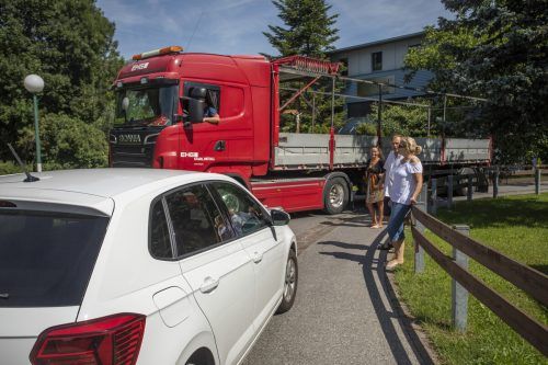 Die Verkehrsbelastung auf den viel zu schmalen Dorfstraßen sorgte bereits seit einiger Zeit für Debatten. VN/Paulitsch