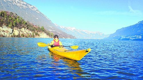Diese Ruhe ist der Reiz, im Winter auf dem Brienzersee mit dem Kajak zu fahren. Veranstalter