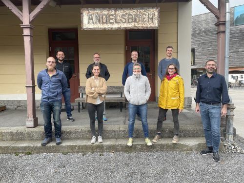 e5-Team Andelsbuch: Michael Metzler, Andreas Schwarzmann, Johannes Scalet, Martin Berkmann, Michael Simma, Sigrid Albrecht, Simone Winter-Wirth, Antje Wagner (Energieinstitut), Michael Jäger (Teamleiter), Mattea Dorner fehlt auf dem Foto.