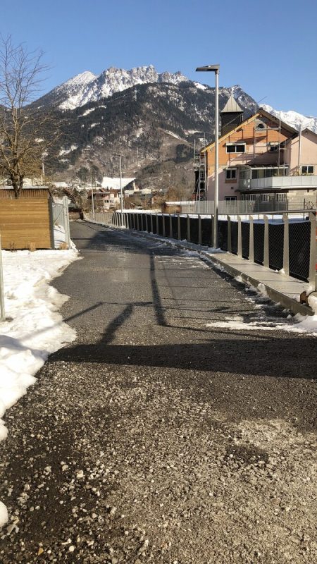 Ein kleiner Abschnitt des neuen Fuß- und Radweges ist bereits fertig. STO