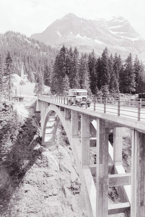 Eine beachtliche Leistung war die Errichtung der Hochtannbergbrücke bei Schröcken. Sammlung Risch-Lau, Vorarlberger Landesbibliothek