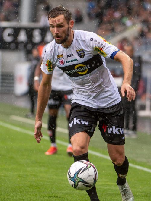 Emanuel Schreiner wird heute das Team als Kapitän auf das Feld führen. gepa