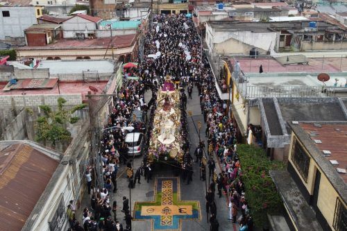 Erstmals seit 2020 konnte die zuvor wegen Corona abgesagte Jesus Nazareno de la Merced-Prozession in Guatemala-Stadt wieder stattfinden. AFP