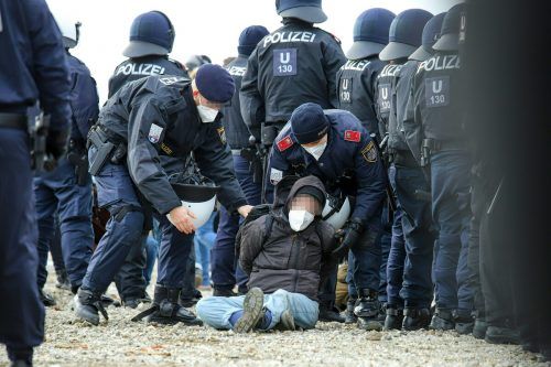In ihrem Menschenrechtsbericht kritisierte Amnesty unter anderem fehlende wirksame Untersuchungen von Polizeigewalt und verbotene Versammlungen. APA