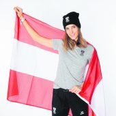 Olympiasiegerin zeigt Flagge